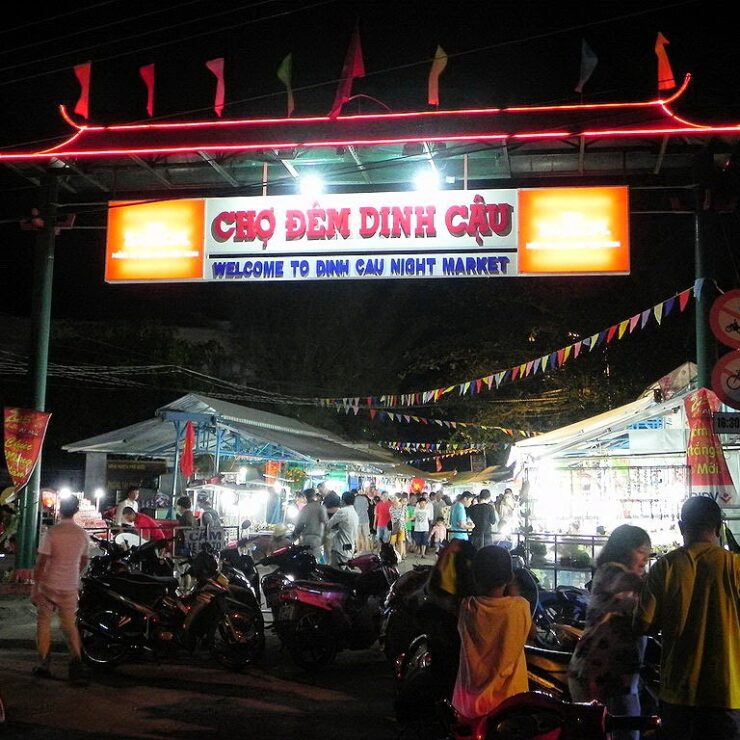 Steps from Seashells: Your Ultimate Guide to Dinh Cau Night Market